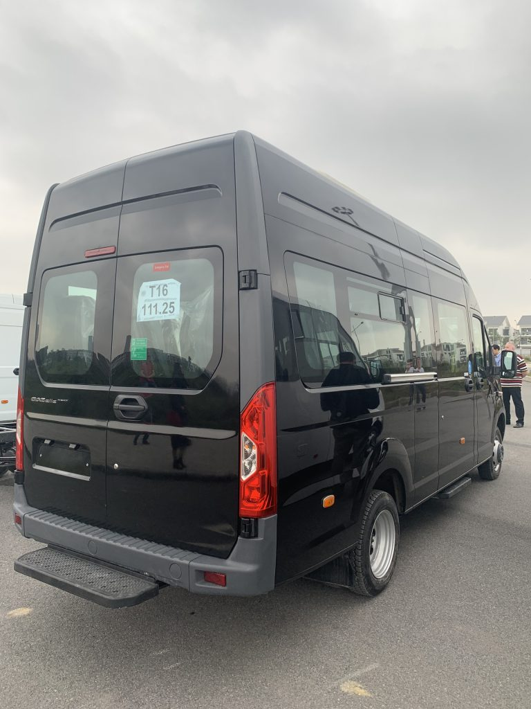 Thuê Xe 19 Chỗ Chạy Tour Du Lịch – Giải Pháp Vận Chuyển Hoàn Hảo Cho Hành Trình Trọn Vẹn