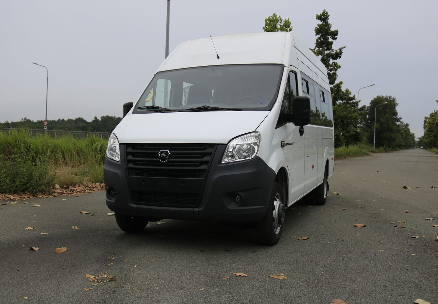Thuê Xe 19 Chỗ Chạy Tour Du Lịch – Giải Pháp Vận Chuyển Hoàn Hảo Cho Hành Trình Trọn Vẹn