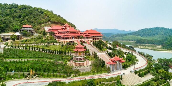 Những Món Ăn Ngon Không Nên Bỏ Qua Khi Đến Du Lịch Đền Cửa Ông