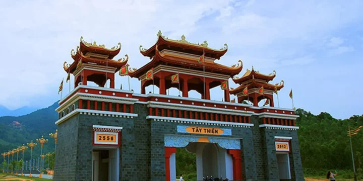 Khám Phá Tây Thiên Nên Tự Đi Hay Lựa Chọn Tour Trọn Gói? 