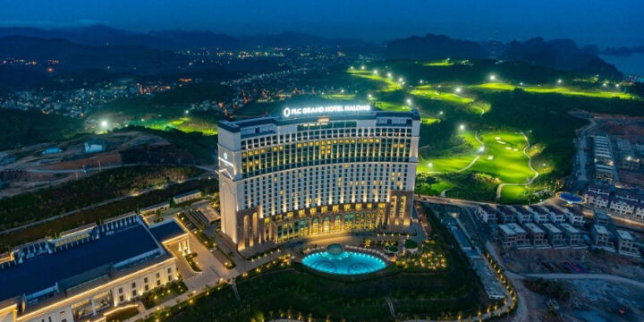 Những Địa Điểm Du Lịch Nên Kết Hợp Khi Du Lịch Trải Nghiệm Tại FLC Hạ Long
